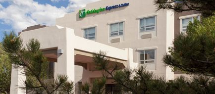 Holiday Inn Express & Suites Santa Fe Exterior