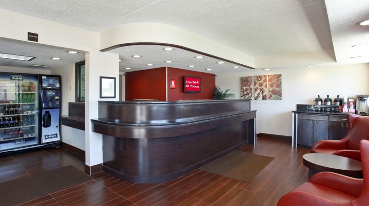 Red Roof Inn Michigan City Lobby