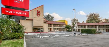Red Roof Inn Santa Ana Exterior