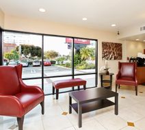 Red Roof Inn Santa Ana Lobby