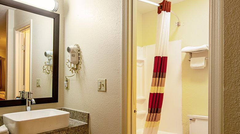 <b>Red Roof Inn Scottsburg Room</b>. Images powered by <a href="https://www.leonardoworldwide.com/" title="Leonardo Worldwide" target="_blank">Leonardo</a>.