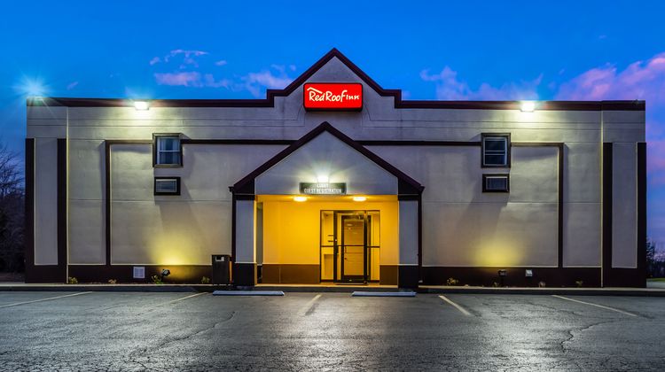 Red Roof Inn Scottsburg Exterior