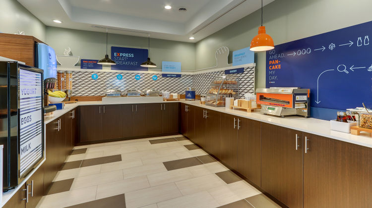 Holiday Inn Express & Suites Restaurant