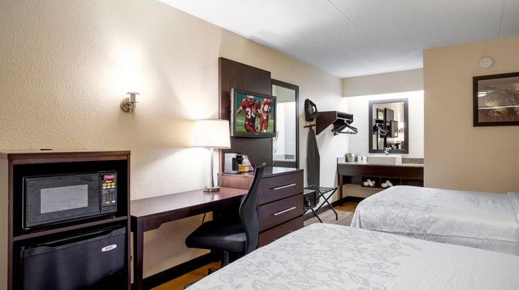Red Roof PLUS+ Washington DC - Rockville Room