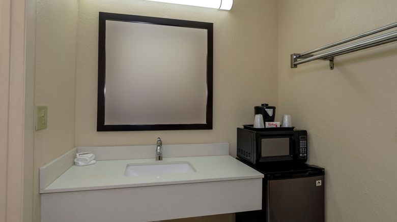 <b>Red Roof Inn Ellenton - Bradenton NE Room</b>. Images powered by <a href="https://www.leonardoworldwide.com/" title="Leonardo Worldwide" target="_blank">Leonardo</a>.