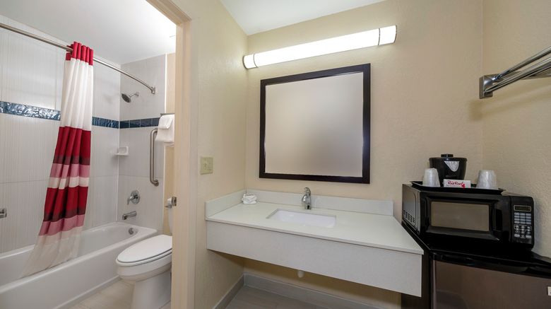 <b>Red Roof Inn Ellenton - Bradenton NE Room</b>. Images powered by <a href="https://www.leonardoworldwide.com/" title="Leonardo Worldwide" target="_blank">Leonardo</a>.