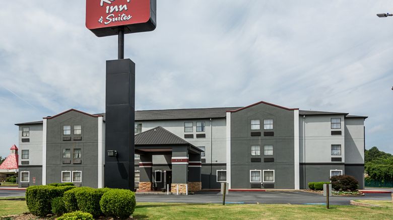 <b>Red Roof Inn & Suites Little Rock Exterior</b>. Images powered by <a href="https://www.leonardoworldwide.com/" title="Leonardo Worldwide" target="_blank">Leonardo</a>.