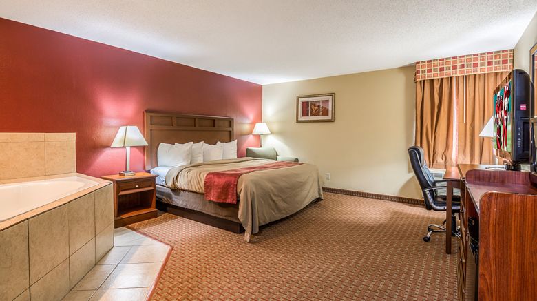 <b>Red Roof Inn & Suites Little Rock Suite</b>. Images powered by <a href="https://www.leonardoworldwide.com/" title="Leonardo Worldwide" target="_blank">Leonardo</a>.