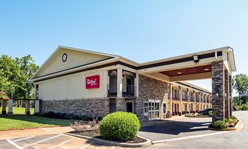 Red Roof Inn & Suites Greenwood, SC
