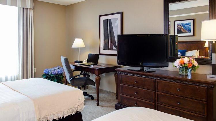 Salem Waterfront Hotel Room