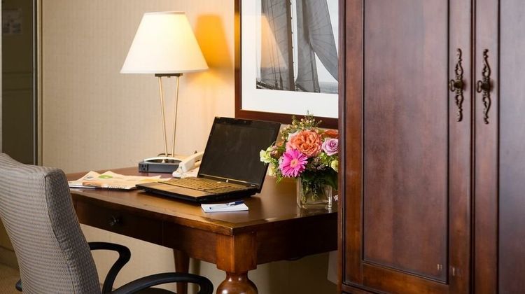 Salem Waterfront Hotel Room
