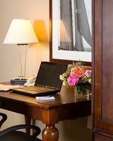Salem Waterfront Hotel