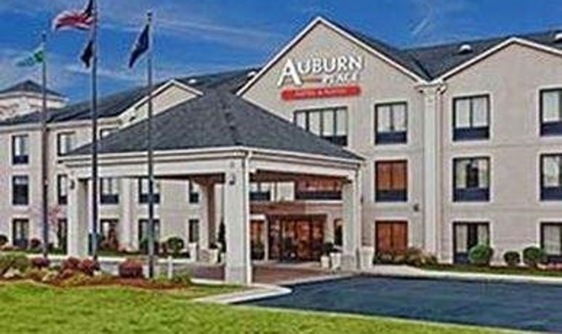 Auburn Place Hotel & Suites Exterior