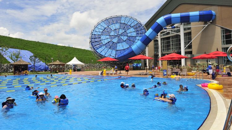 Holiday Inn Suites Alpensia Pyeongchang Pool