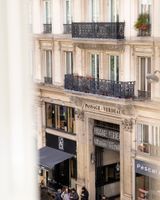 Nell Hotel & Suites