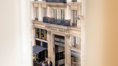 Nell Hotel & Suites