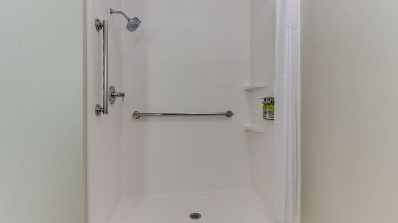 <b>Holiday Inn Express & Suites Room</b>. Images powered by <a href="https://www.leonardoworldwide.com/" title="Leonardo Worldwide" target="_blank">Leonardo</a>.