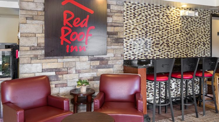 Red Roof Inn Hartford-Vernon Lobby