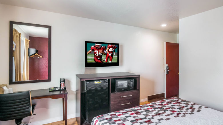 <b>Red Roof Inn Palmdale - Lancaster Room</b>. Images powered by <a href="https://www.leonardoworldwide.com/" title="Leonardo Worldwide" target="_blank">Leonardo</a>.