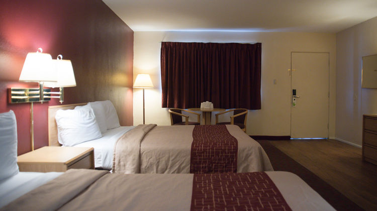 Red Roof Inn Blythe Room