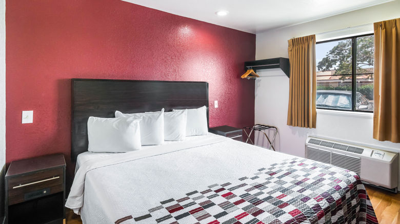 <b>Red Roof Inn Palmdale - Lancaster Room</b>. Images powered by <a href="https://www.leonardoworldwide.com/" title="Leonardo Worldwide" target="_blank">Leonardo</a>.