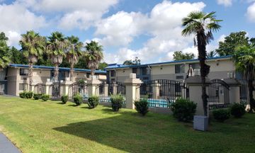 Red Roof Inn Port Allen West LSU Stadium
