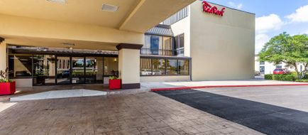 Red Roof PLUS Suites Houston IAH Arpt SW Exterior