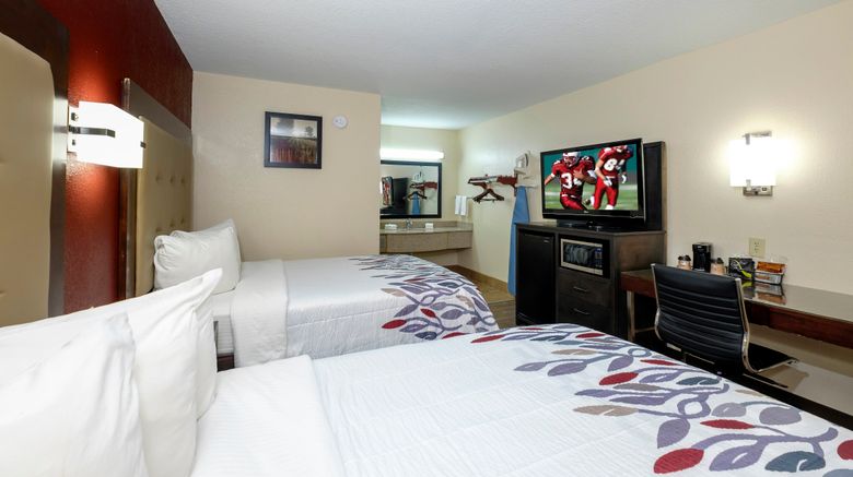 <b>Red Roof Inn Columbus, MS Room</b>. Images powered by <a href="https://www.leonardoworldwide.com/" title="Leonardo Worldwide" target="_blank">Leonardo</a>.