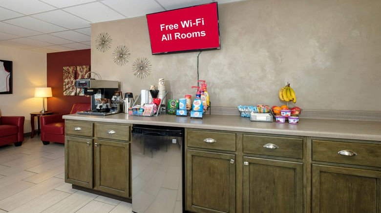 <b>Red Roof Inn Vermillion - USD Restaurant</b>. Images powered by <a href="https://www.leonardoworldwide.com/" title="Leonardo Worldwide" target="_blank">Leonardo</a>.