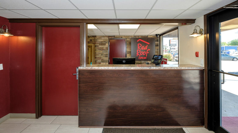 <b>Red Roof Inn Vermillion - USD Lobby</b>. Images powered by <a href="https://www.leonardoworldwide.com/" title="Leonardo Worldwide" target="_blank">Leonardo</a>.
