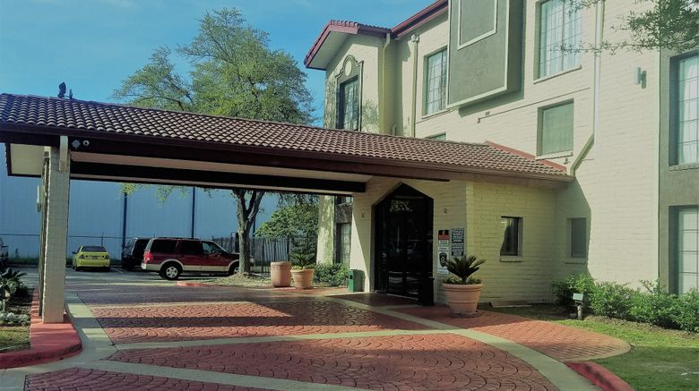 <b>Red Roof Inn & Suites Houston -Hobby Air Exterior</b>. Images powered by <a href="https://www.leonardoworldwide.com/" title="Leonardo Worldwide" target="_blank">Leonardo</a>.