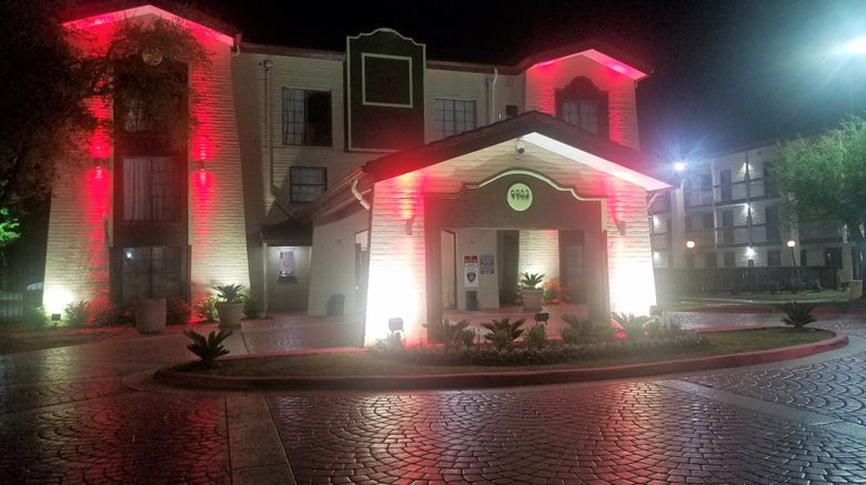 <b>Red Roof Inn & Suites Houston -Hobby Air Exterior</b>. Images powered by <a href="https://www.leonardoworldwide.com/" title="Leonardo Worldwide" target="_blank">Leonardo</a>.