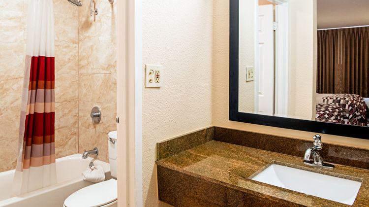 Red Roof Inn Slidell Room