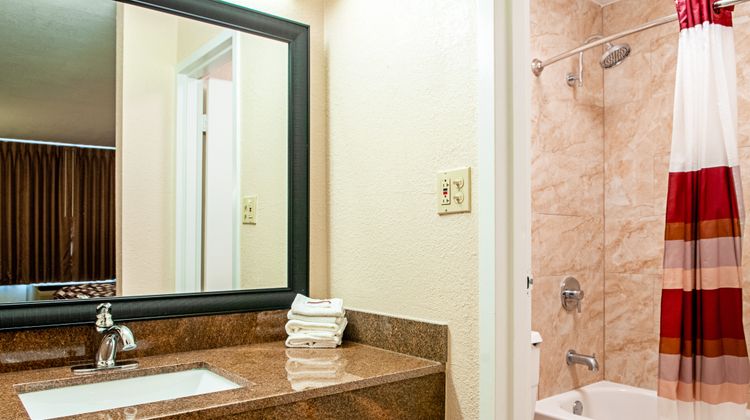 Red Roof Inn Slidell Room