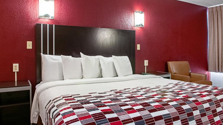 Red Roof Inn Slidell Room