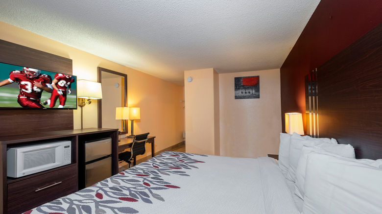 <b>Red Roof Inn Valdosta - University Room</b>. Images powered by <a href="https://www.leonardoworldwide.com/" title="Leonardo Worldwide" target="_blank">Leonardo</a>.