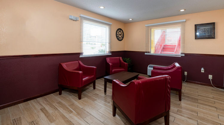 Red Roof Inn Valdosta - University Lobby