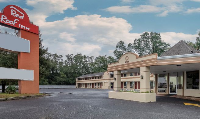 Red Roof Inn Freehold Exterior