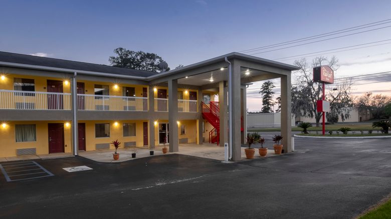 <b>Red Roof Inn Valdosta - University Exterior</b>. Images powered by <a href="https://www.leonardoworldwide.com/" title="Leonardo Worldwide" target="_blank">Leonardo</a>.