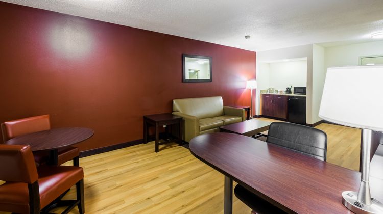 Red Roof PLUS+ South Deerfield - Amherst Suite
