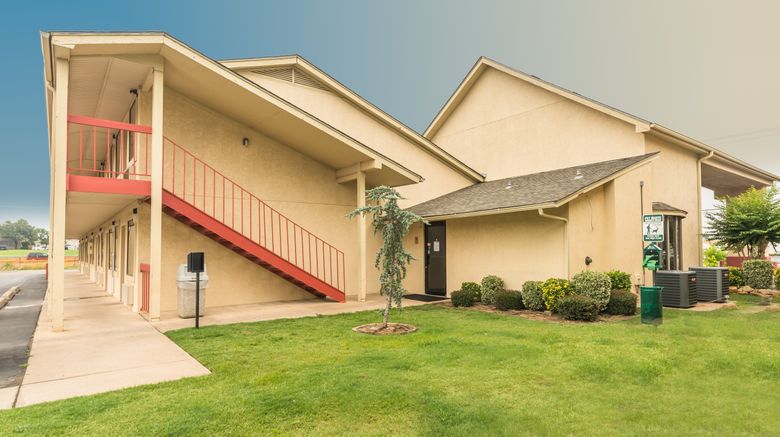 <b>Red Roof Inn Oklahoma Airport – I-40 Exterior</b>. Images powered by <a href="https://www.leonardoworldwide.com/" title="Leonardo Worldwide" target="_blank">Leonardo</a>.