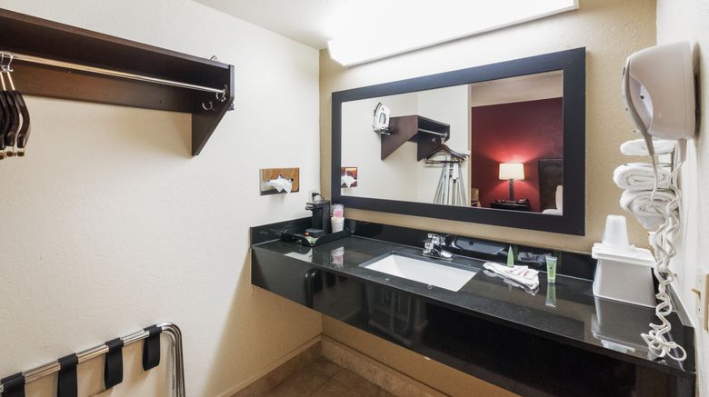 <b>Red Roof Inn Oklahoma Airport – I-40 Room</b>. Images powered by <a href="https://www.leonardoworldwide.com/" title="Leonardo Worldwide" target="_blank">Leonardo</a>.