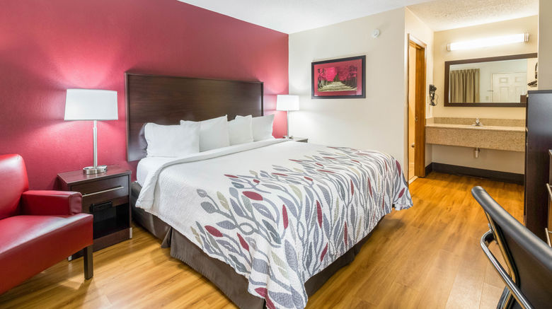 <b>Red Roof Inn Clarksville Room</b>. Images powered by <a href="https://www.leonardoworldwide.com/" title="Leonardo Worldwide" target="_blank">Leonardo</a>.