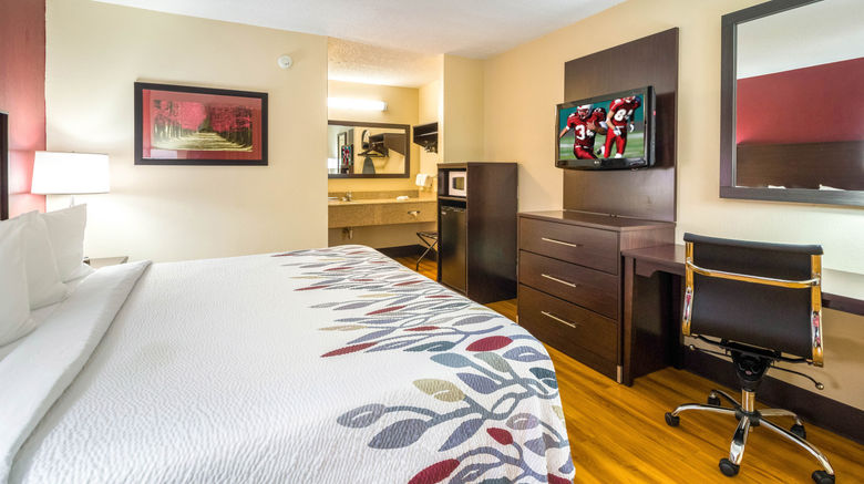 <b>Red Roof Inn Clarksville Room</b>. Images powered by <a href="https://www.leonardoworldwide.com/" title="Leonardo Worldwide" target="_blank">Leonardo</a>.