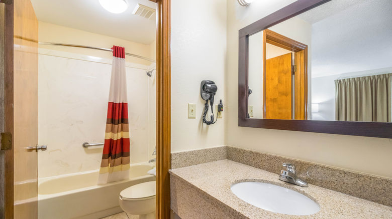 <b>Red Roof Inn Clarksville Room</b>. Images powered by <a href="https://www.leonardoworldwide.com/" title="Leonardo Worldwide" target="_blank">Leonardo</a>.
