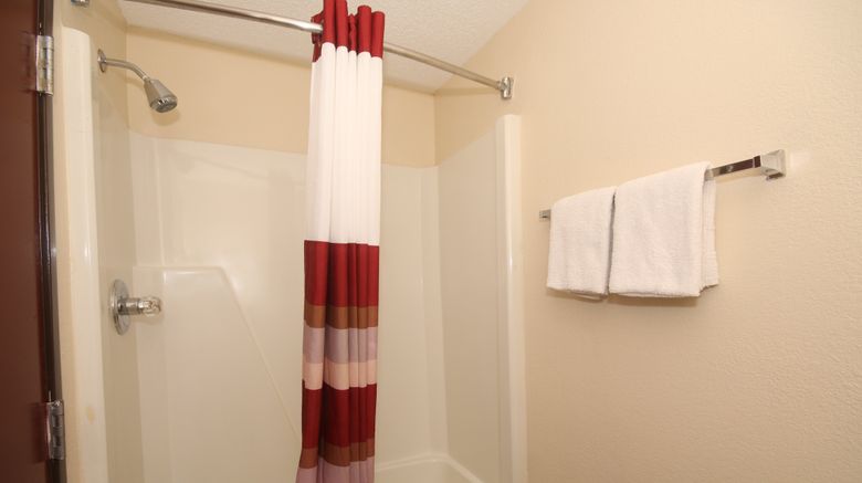 <b>Red Roof Inn Gaffney Room</b>. Images powered by <a href="https://www.leonardoworldwide.com/" title="Leonardo Worldwide" target="_blank">Leonardo</a>.