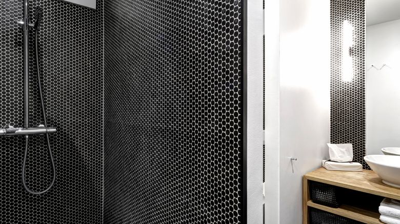<b>Gorki Apartments Berlin Room</b>. Images powered by <a href="https://www.leonardoworldwide.com/" title="Leonardo Worldwide" target="_blank">Leonardo</a>.