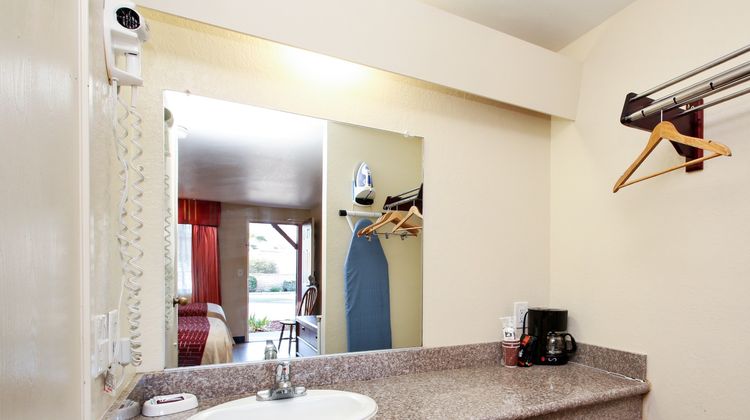 Red Roof Inn Lompoc Room