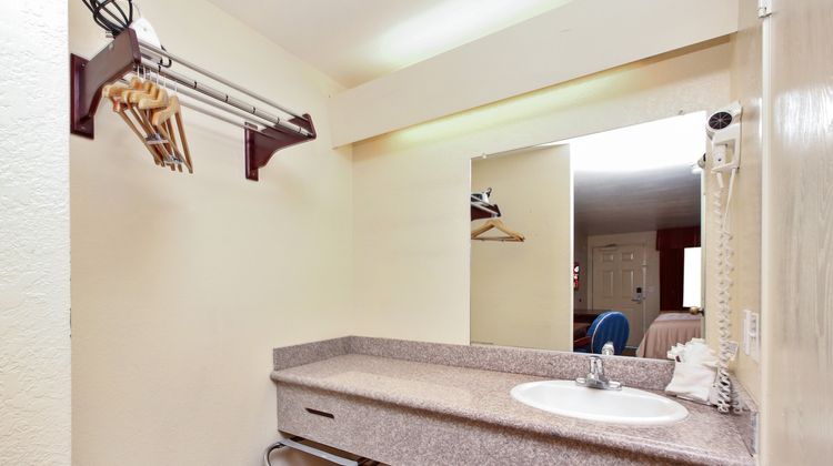 Red Roof Inn Lompoc Room