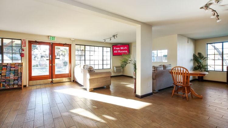 Red Roof Inn Lompoc Lobby